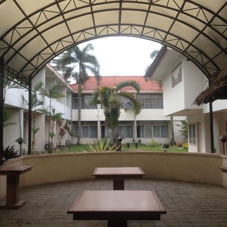 Hotel Royal Palace Bandung Luaran gambar