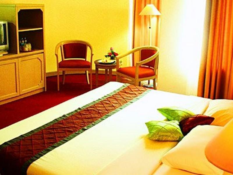 Hotel Royal Palace Bandung Luaran gambar