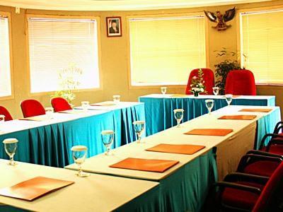 Hotel Royal Palace Bandung Luaran gambar
