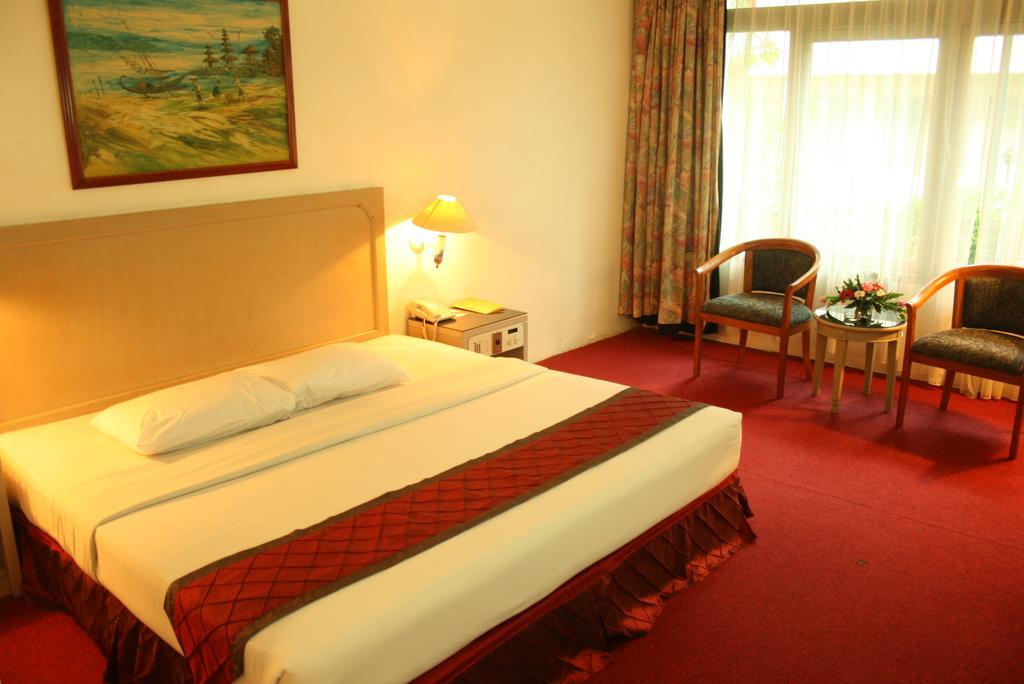 Hotel Royal Palace Bandung Luaran gambar